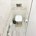 Centre For 6 Guests *