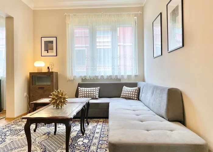 Centre For 6 Guests Apartment *