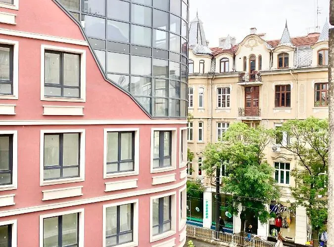 Centre For 6 Guests *