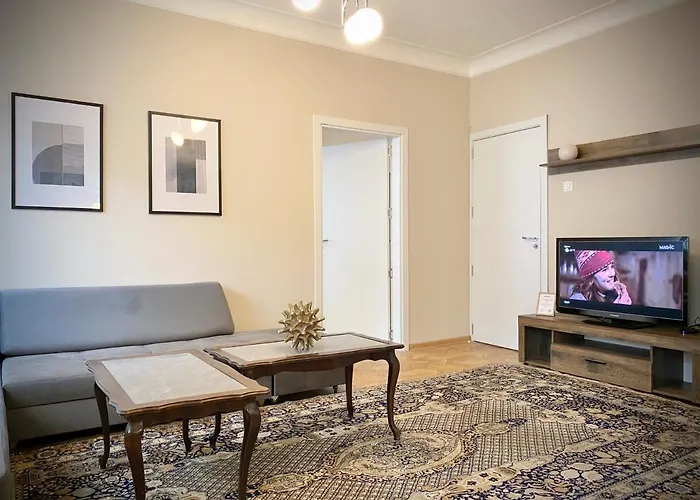 Centre For 6 Guests 索菲亞