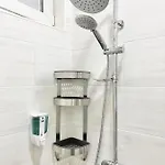 Centre For 6 Guests